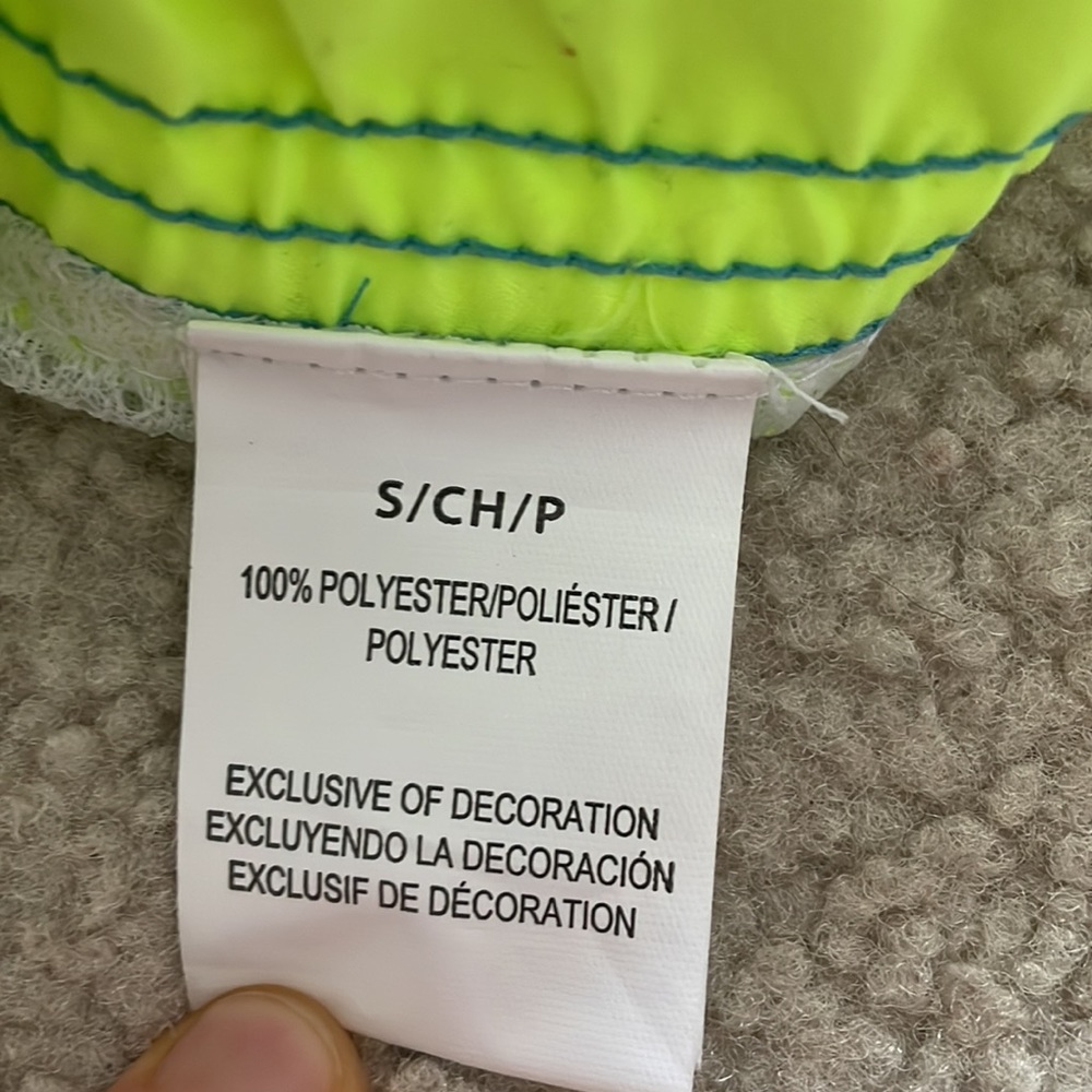๐๏ธ NWT - Boys swim shorts - Picture 7 of 8